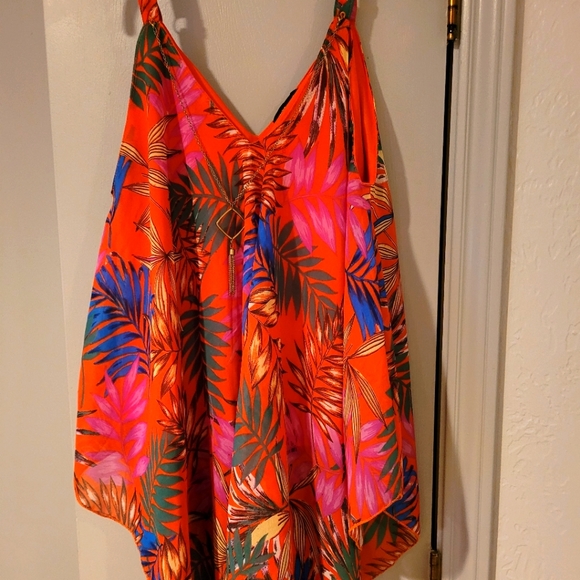 3 Flowy Tank Bundle(all for 1 price) - Picture 3 of 3